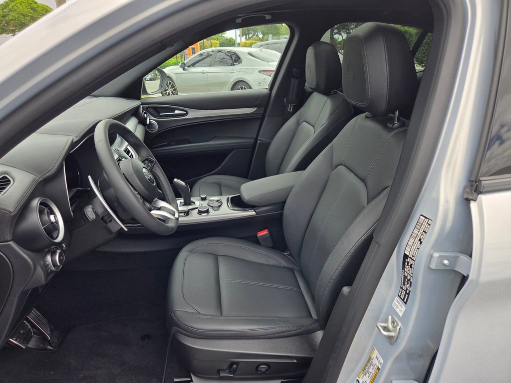 New 2025 Alfa Romeo Stelvio Sprint AWD/4WD image 9