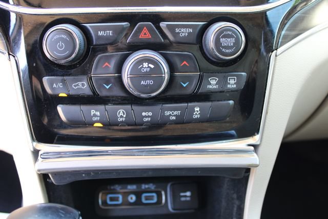 Used 2020 Jeep Grand Cherokee Limited RWD image 25