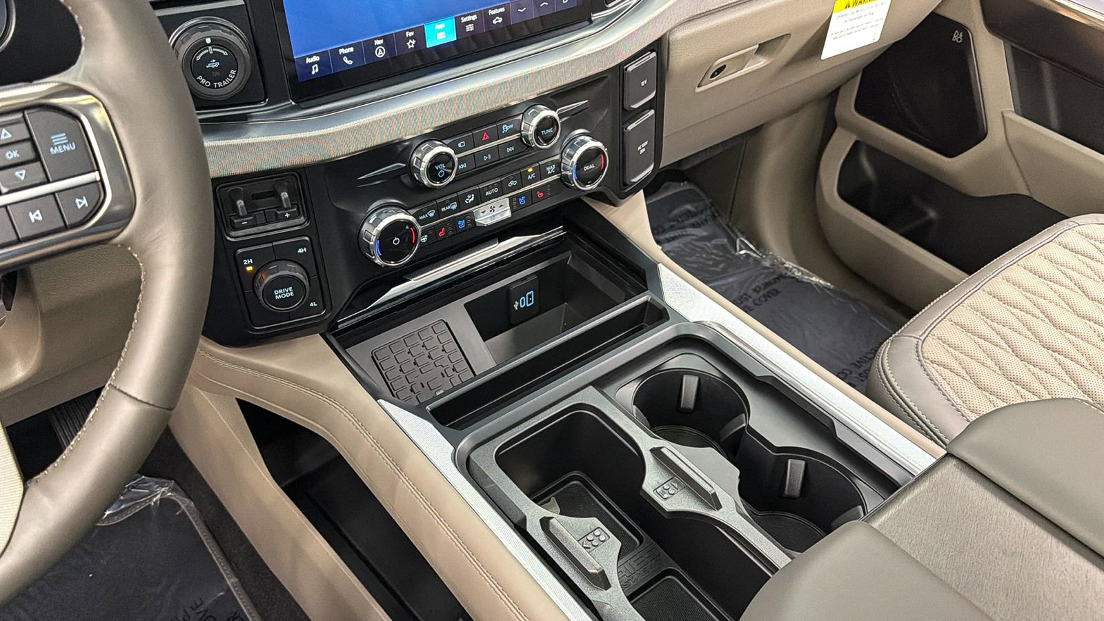 Used 2026 Ford F450 Platinum w/ Platinum Plus Package image 38