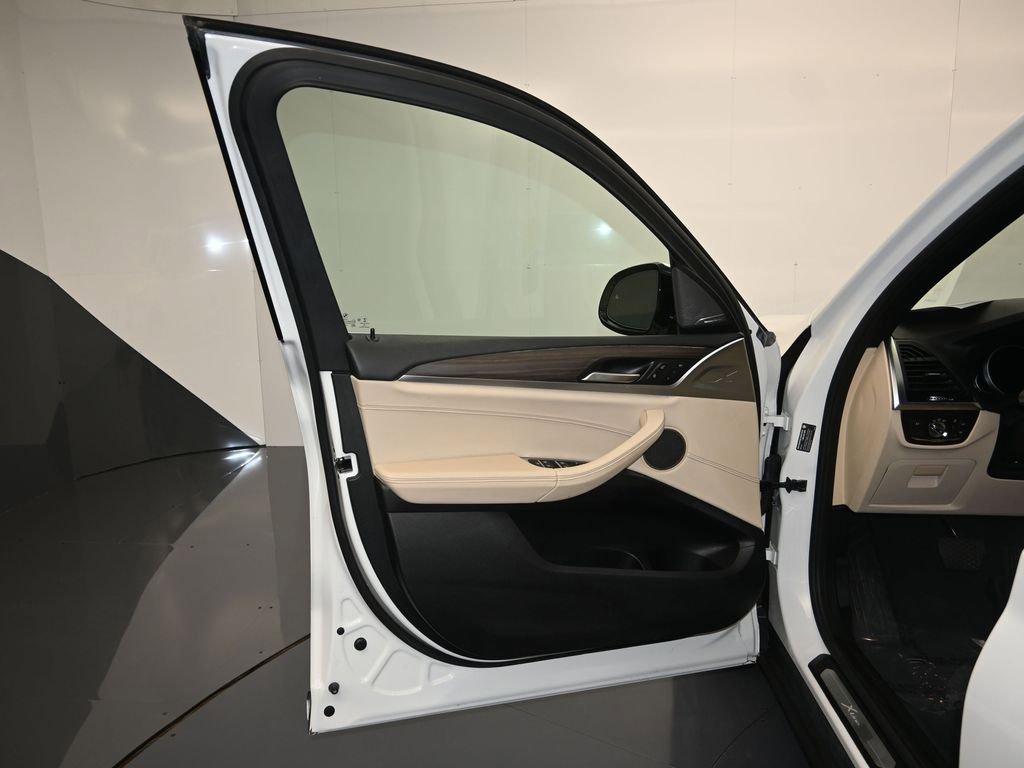 Used 2019 BMW X3 xDrive30i w/ Executive Package AWD/4WD image 10