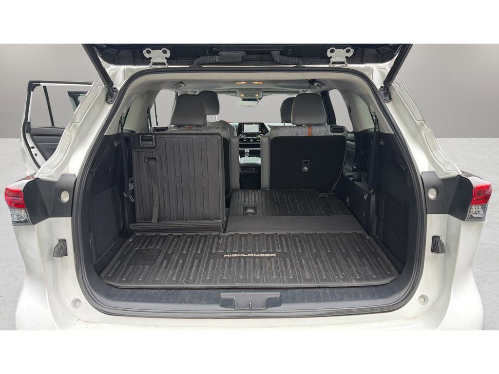 Used 2022 Toyota Highlander Bronze Edition image 17