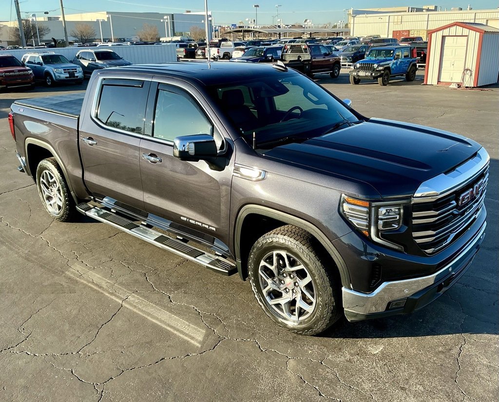 Used 2022 GMC Sierra 1500 SLT image 4