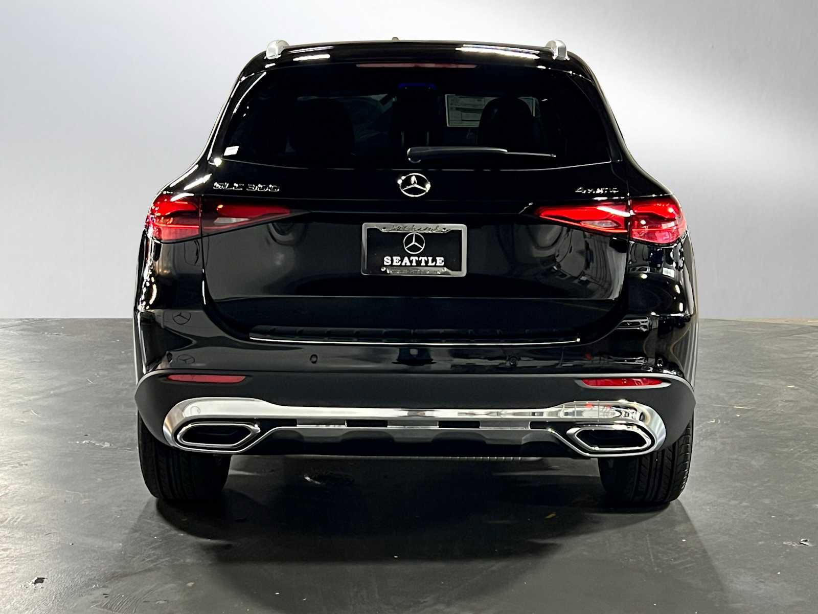 New 2025 Mercedes-Benz GLC 300 4MATIC image 4