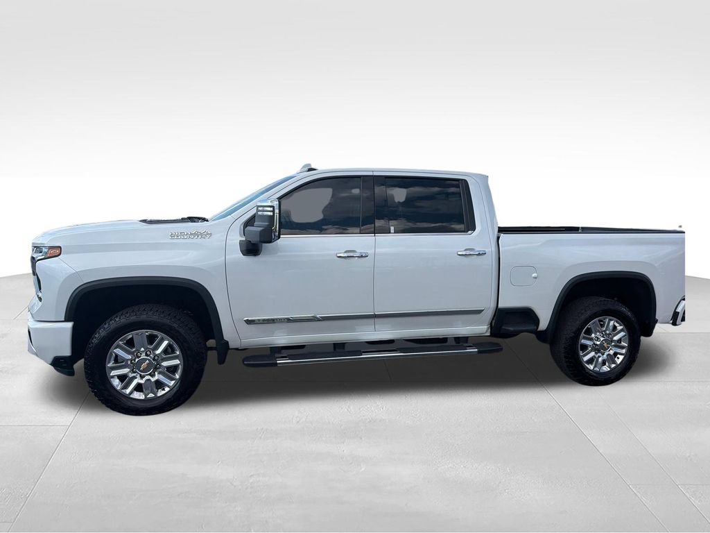 Used 2025 Chevrolet Silverado 2500 High Country w/ High Country Premium Package AWD/4WD image 2