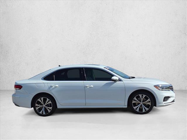 Used 2020 Volkswagen Passat 2.0T SEL FWD image 4