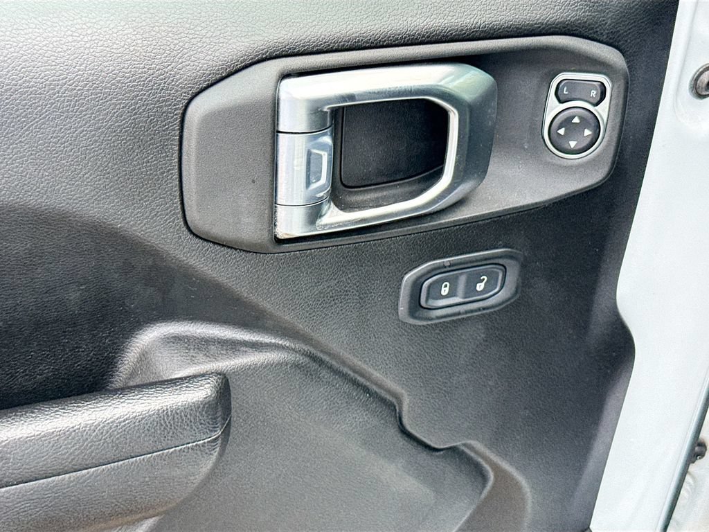 Used 2023 Jeep Wrangler Unlimited Rubicon 4xe w/ Cold Weather Group AWD/4WD image 19