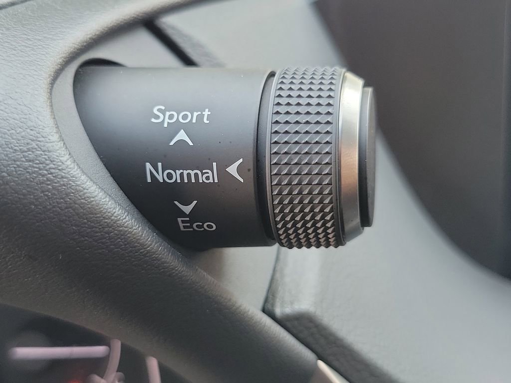 Used 2020 Lexus ES 300h w/ Accessory Package 2 image 7