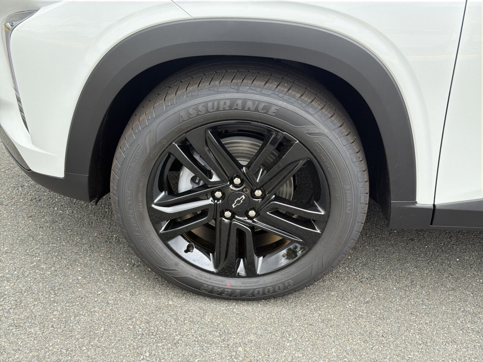 New 2026 Chevrolet Trax ACTIV w/ Sunroof Package FWD image 12