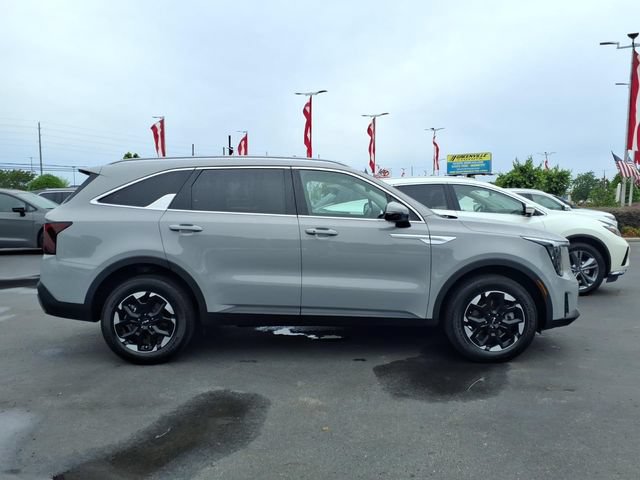 Used 2025 Kia Sorento S w/ Panoramic Sunroof Package AWD/4WD image 3