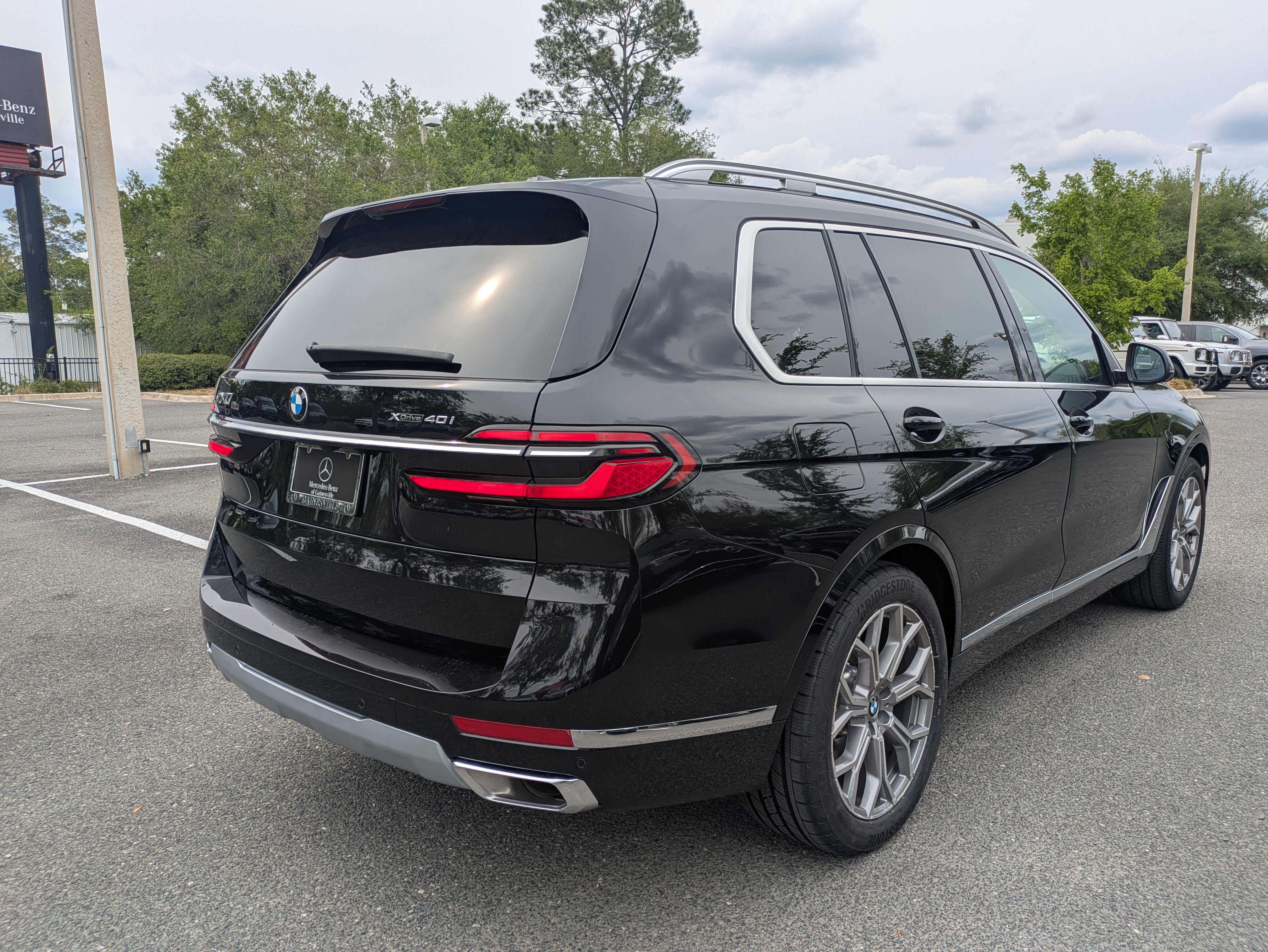 Used 2025 BMW X7 xDrive40i AWD/4WD image 4