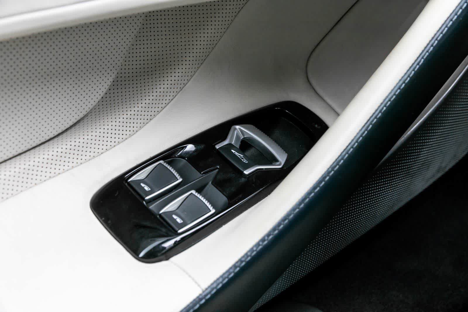 Used 2020 McLaren GT RWD image 20
