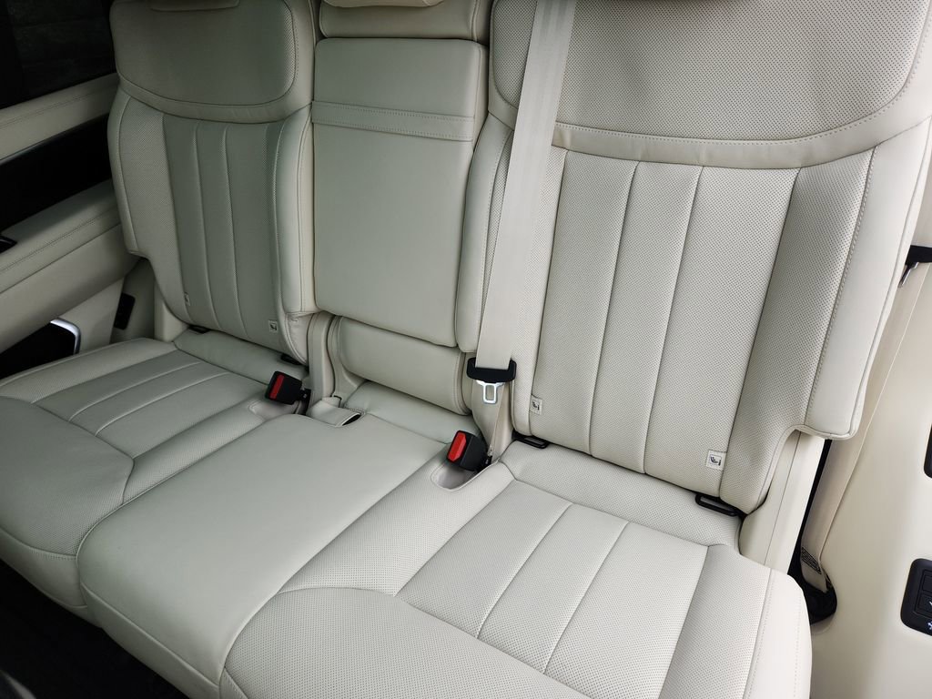 New 2026 Land Rover Range Rover Long Wheelbase SE image 24