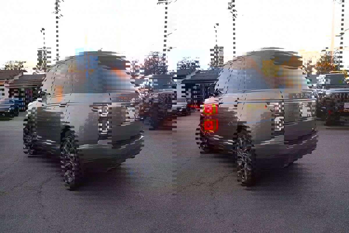 Used 2020 Land Rover Range Rover HSE image 4