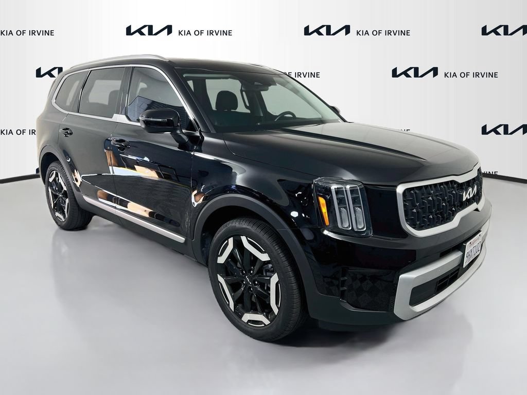 Certified 2024 Kia Telluride EX w/ EX Captain's Chair Package FWD image 11