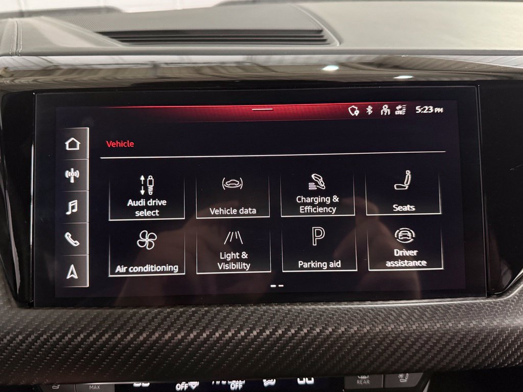 Used 2022 Audi RS e-tron GT w/ Carbon Performance Package AWD/4WD image 39