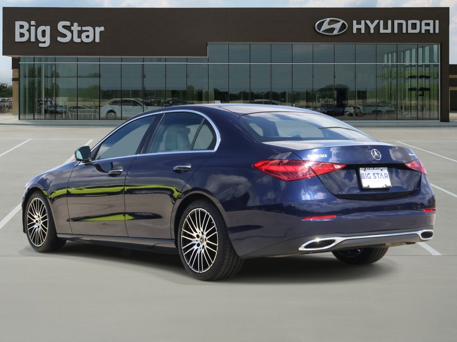 Used 2022 Mercedes-Benz C 300 4MATIC Sedan image 3