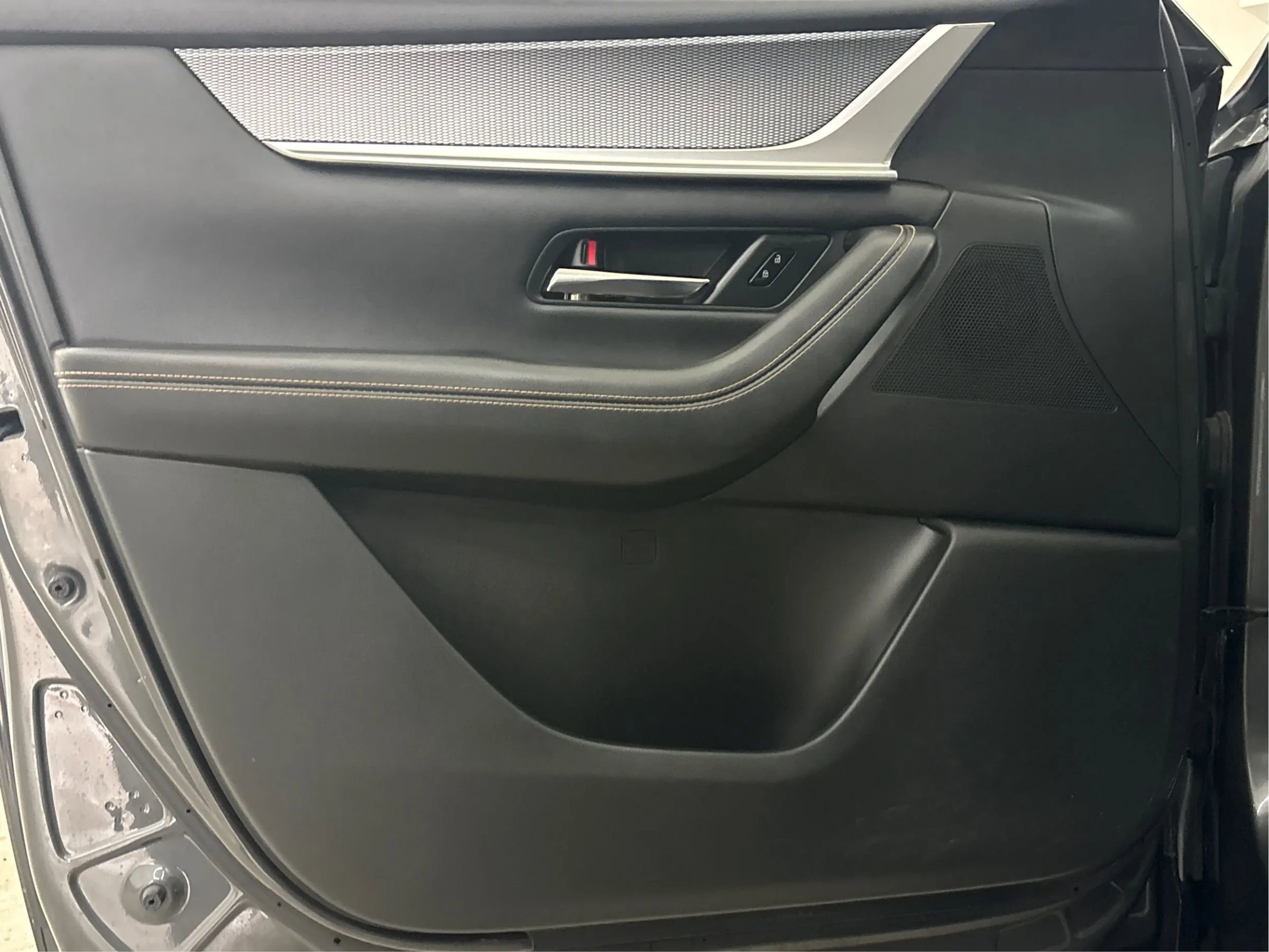 Used 2024 MAZDA CX-90 Plug-In Hybrid w/ Premium Pkg image 26