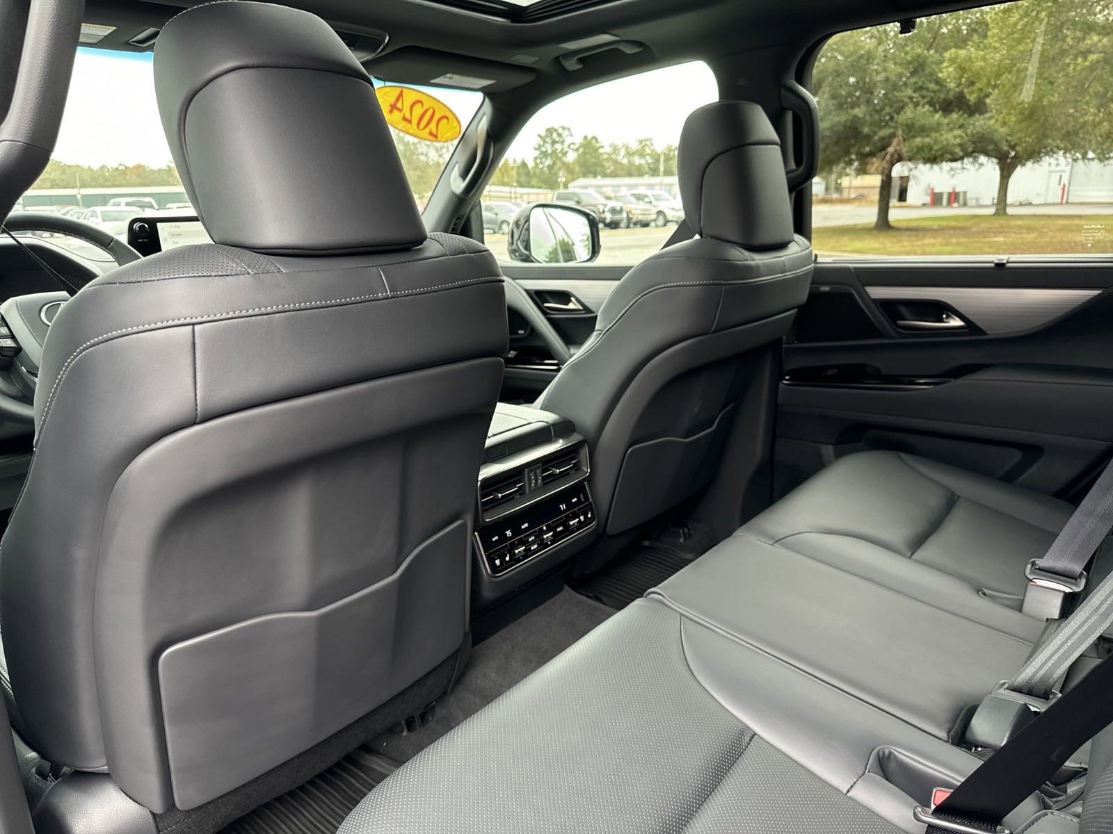 Used 2024 Lexus LX 600 F Sport image 29