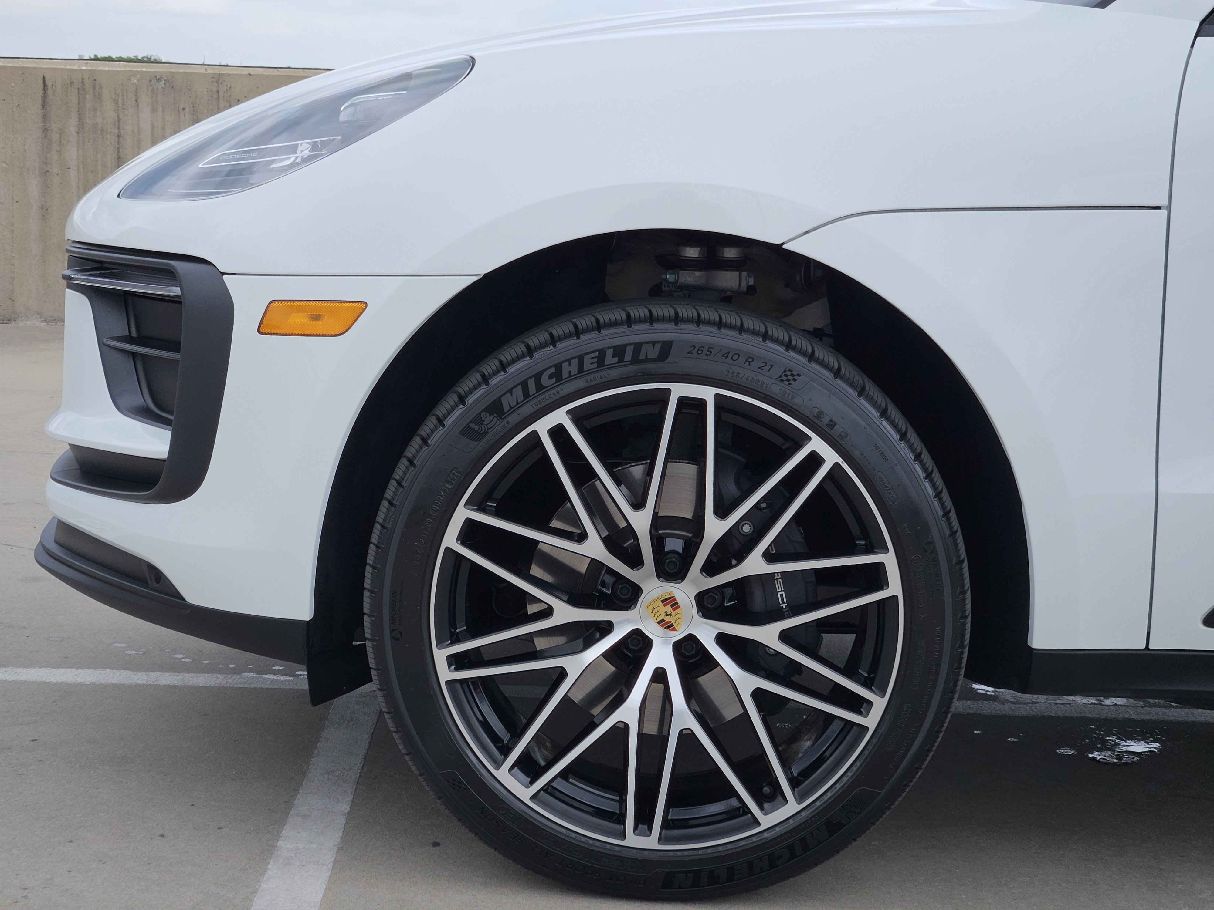 Certified 2026 Porsche Macan image 13