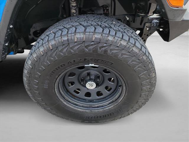 Used 2021 Jeep Gladiator Sport AWD/4WD image 10