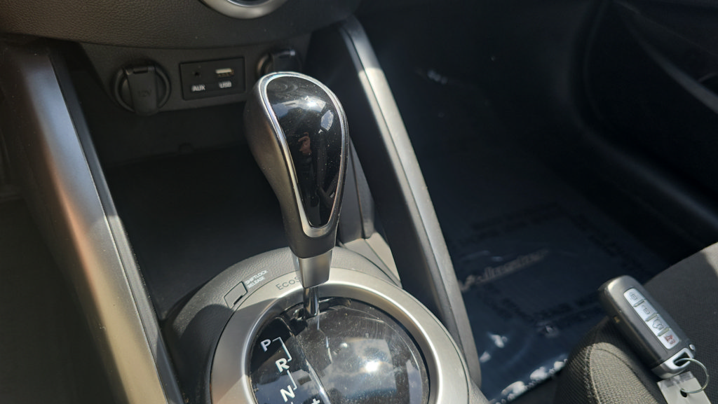 Used 2017 Hyundai Veloster Value Edition FWD image 22
