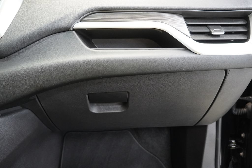 Used 2024 GMC Terrain SLE w/ Driver Convenience Package FWD image 37