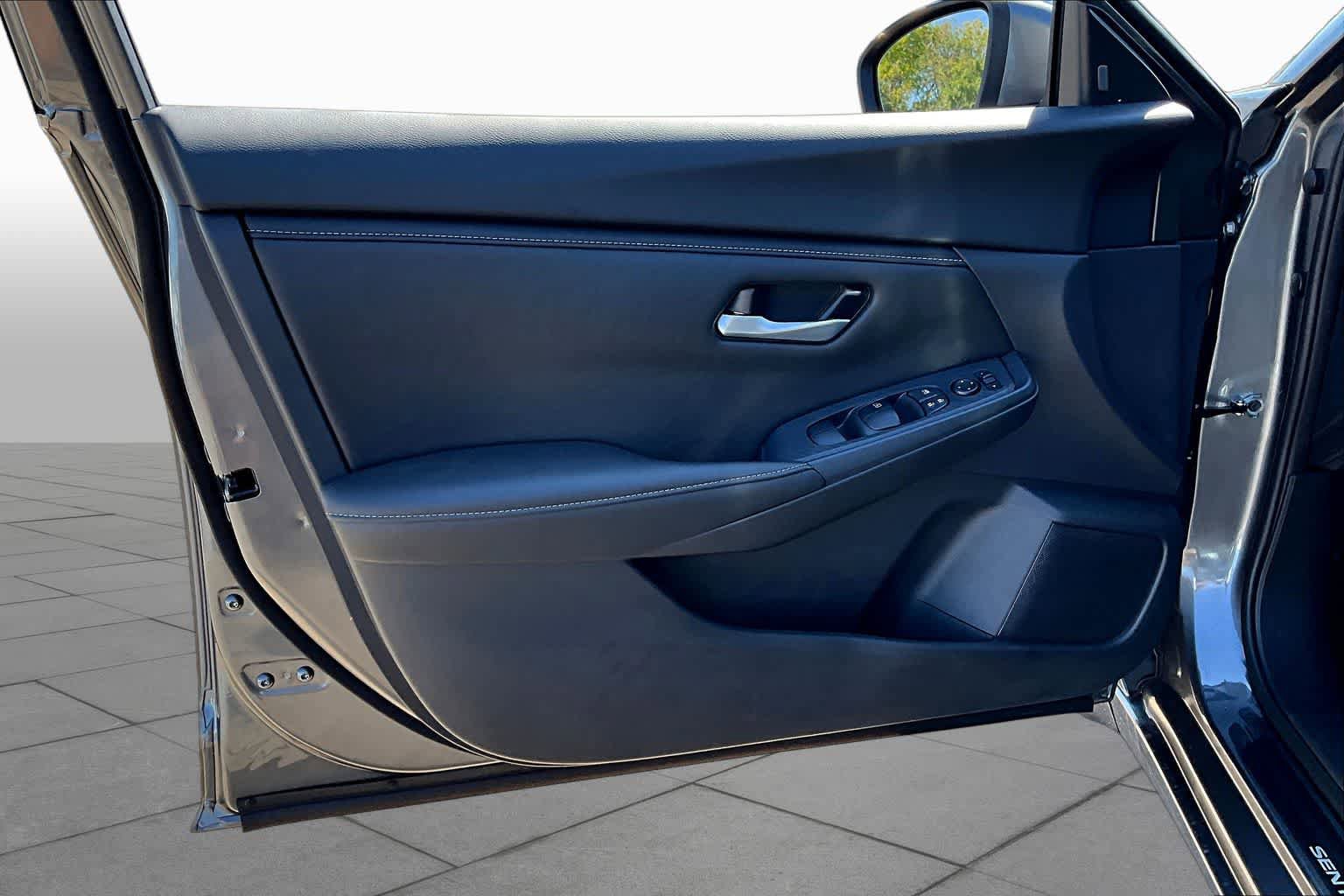 Used 2025 Nissan Sentra SV w/ All-Weather Package FWD image 16
