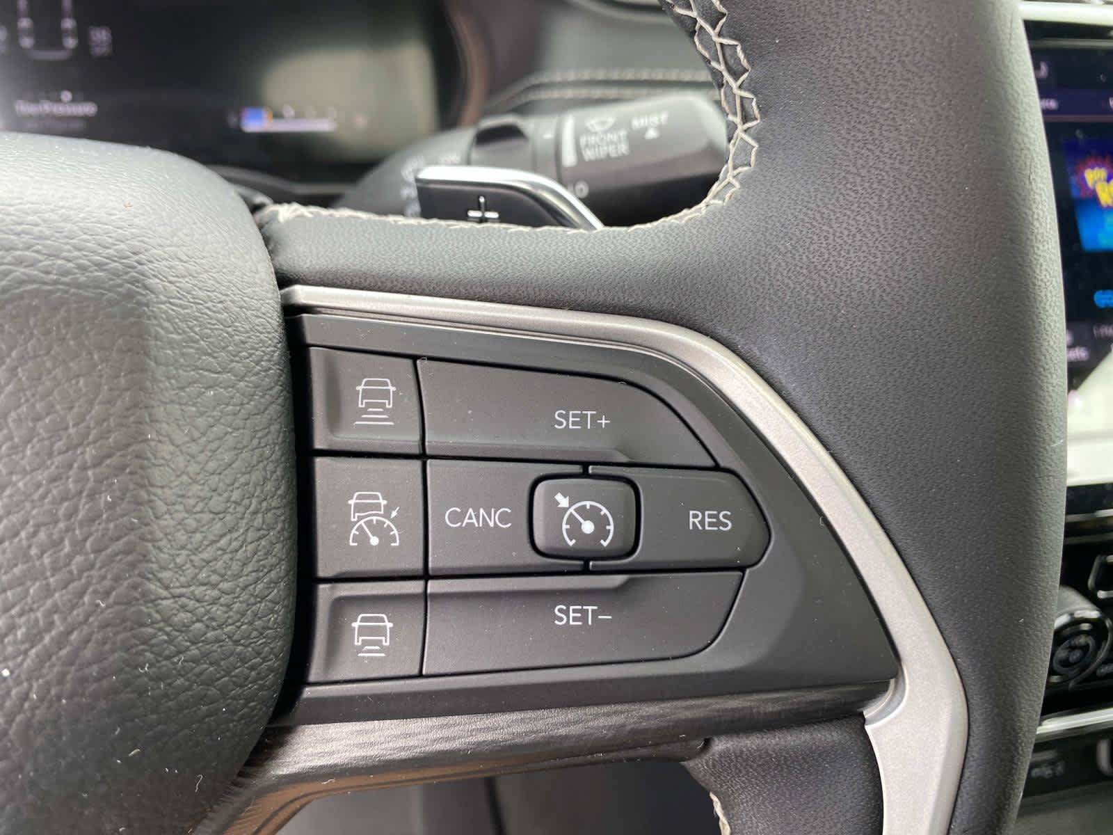 Certified 2023 Jeep Grand Cherokee L Laredo AWD/4WD image 19