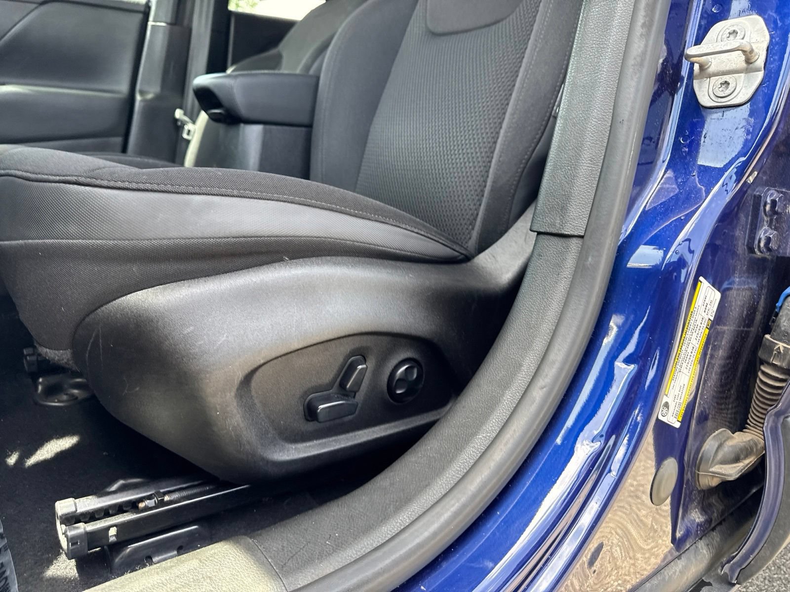 Used 2018 Jeep Renegade Altitude w/ Cold Weather Group FWD image 27