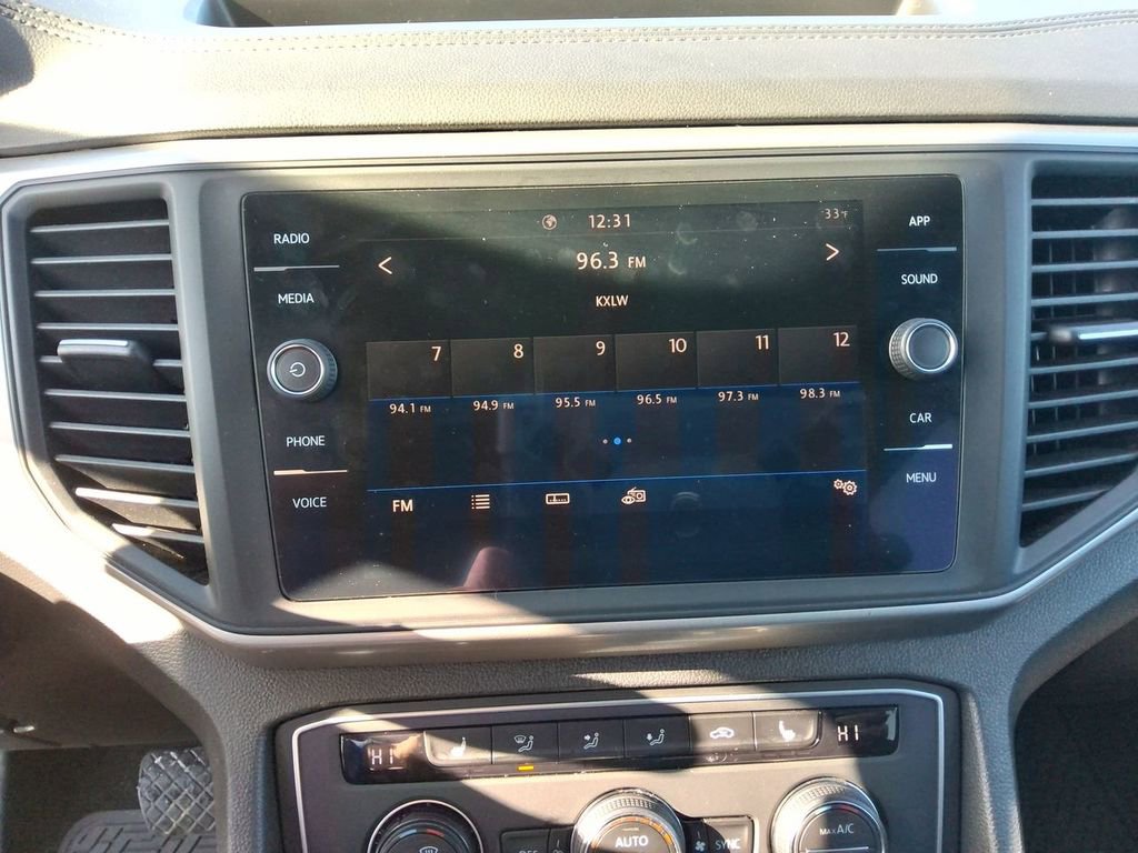 Used 2020 Volkswagen Atlas Cross Sport SE image 14