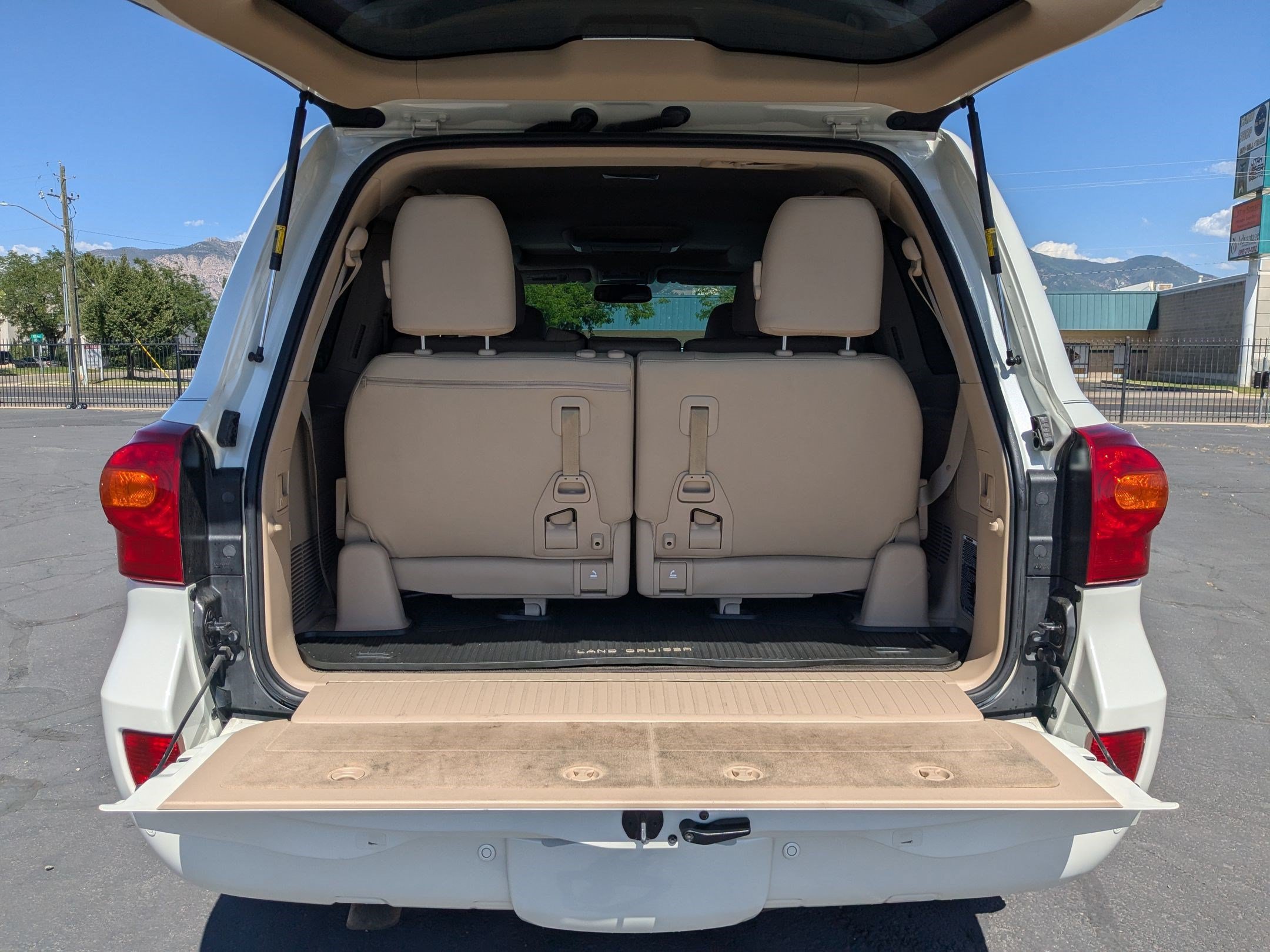 Used 2013 Toyota Land Cruiser AWD/4WD image 38