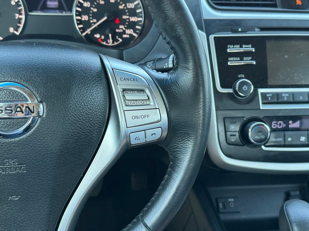 Used 2016 Nissan Altima 2.5 SV FWD image 11