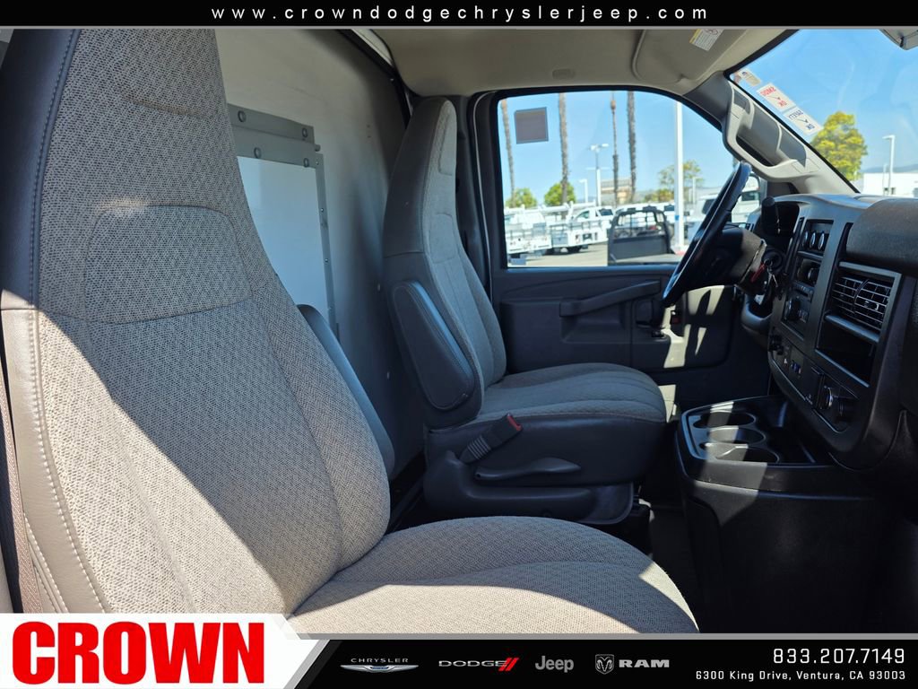 Used 2021 Chevrolet Express 3500 w/ Power Convenience Package RWD image 17