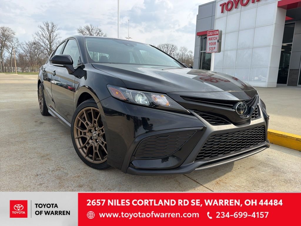 Used 2023 Toyota Camry SE w/ Convenience Package image 1