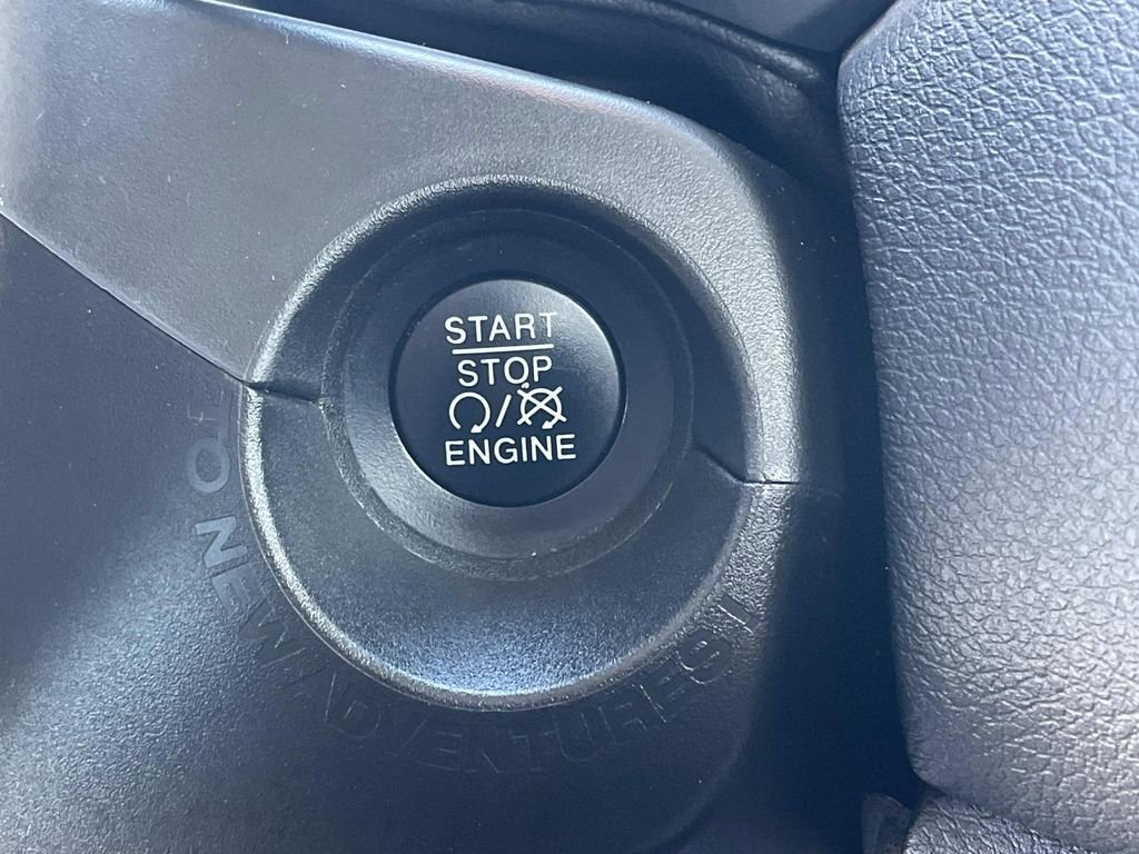 Used 2021 Jeep Renegade Sport image 18