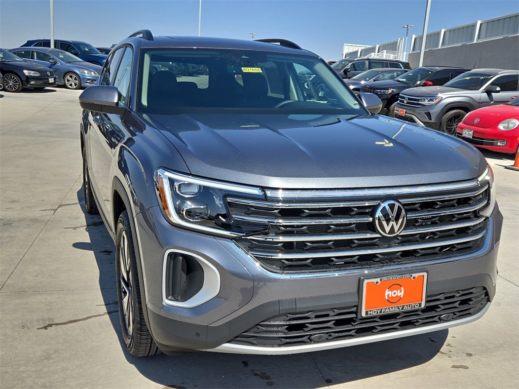 New 2025 Volkswagen Atlas SE image 2