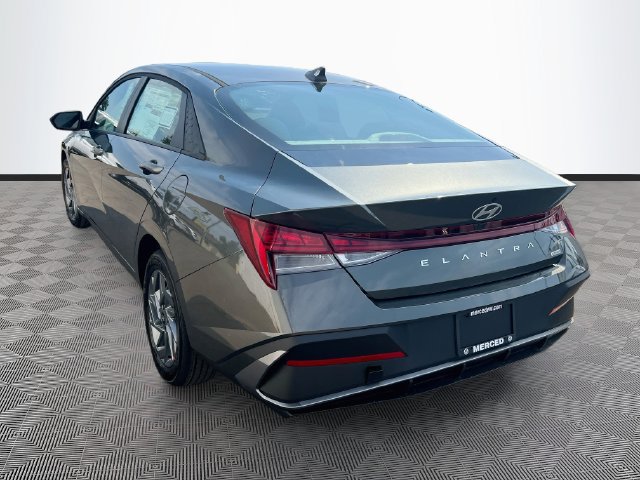 New 2026 Hyundai Elantra Hybrid FWD image 5