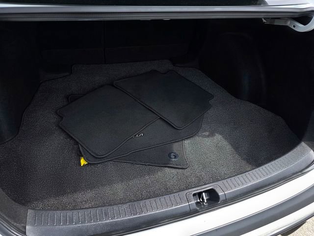 Used 2023 Toyota Corolla SE w/ SE Premium Package image 13