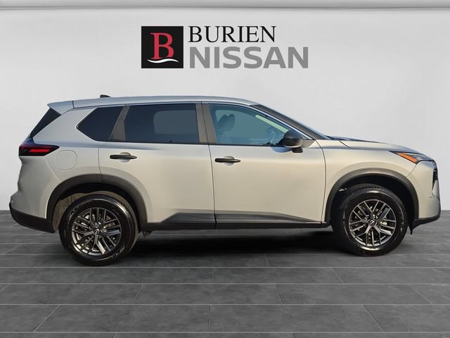 Used 2024 Nissan Rogue S FWD image 6