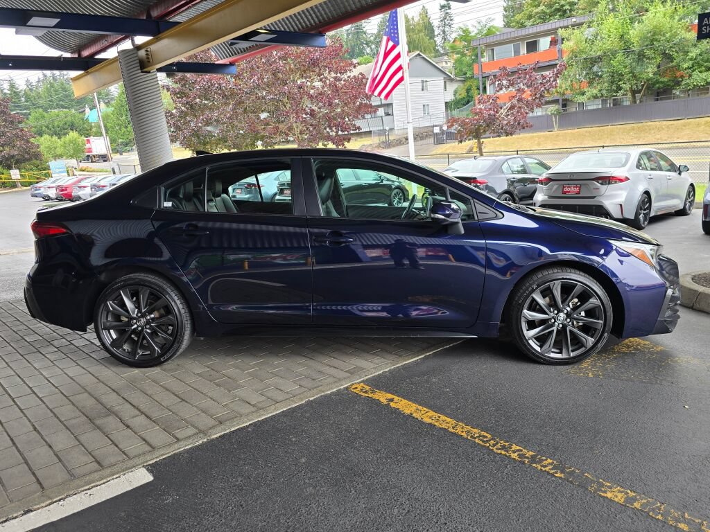 Used 2024 Toyota Corolla XSE FWD image 4