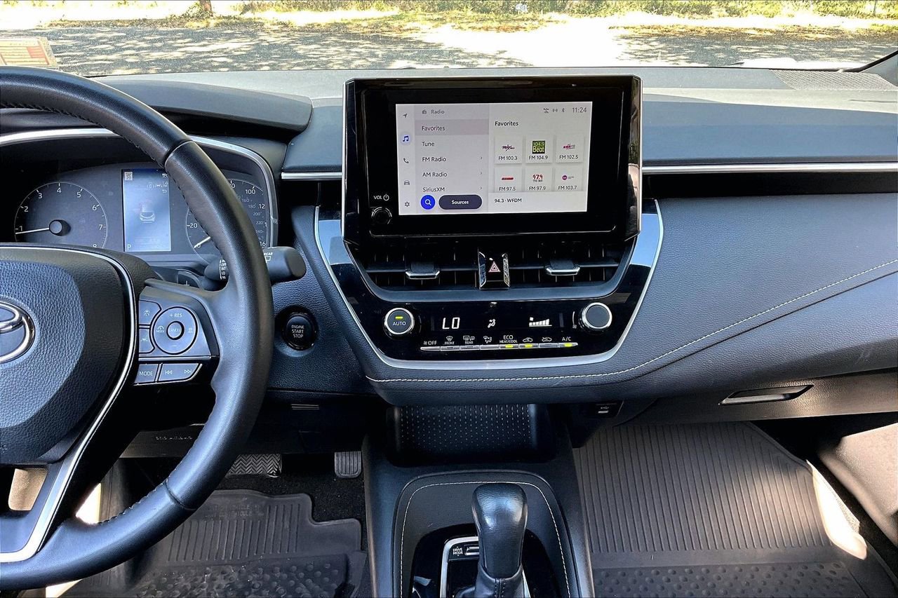 Used 2024 Toyota Corolla SE image 9