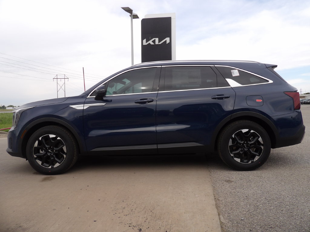 New 2026 Kia Sorento S w/ S Panoramic Sunroof Package