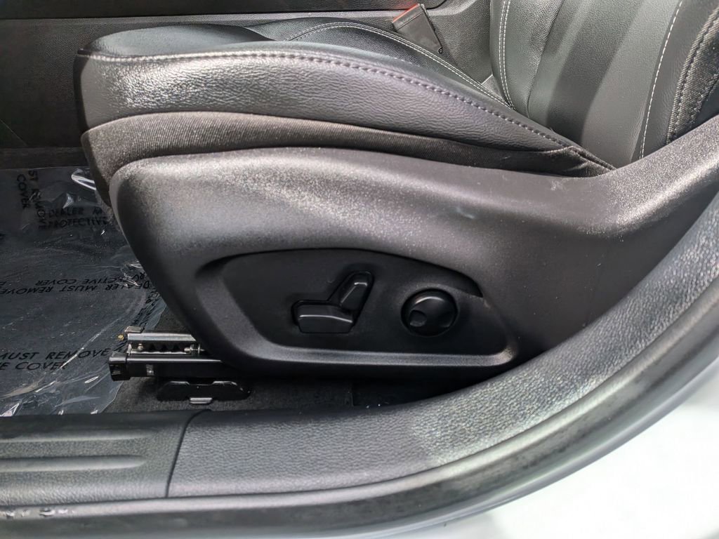Used 2025 Jeep Compass Limited image 16
