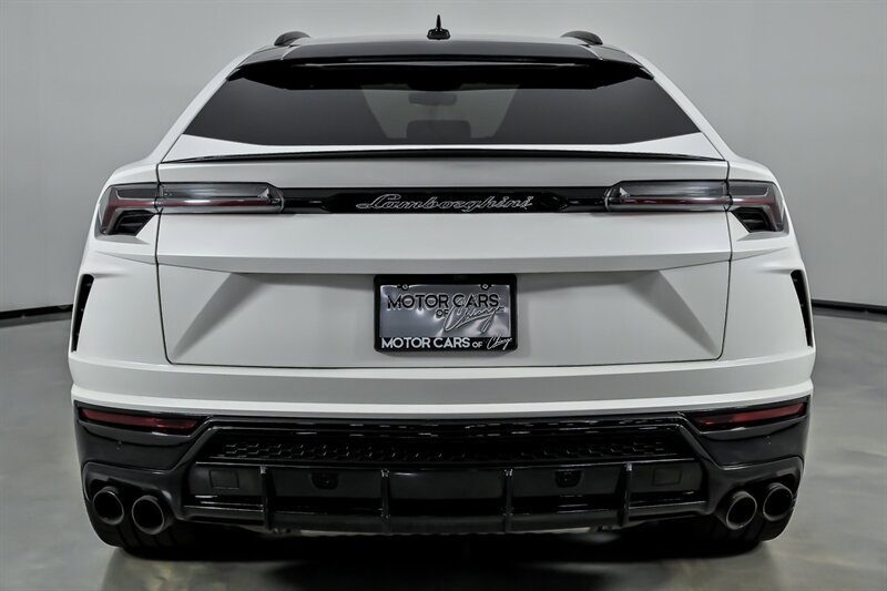 Used 2021 Lamborghini Urus AWD/4WD image 11