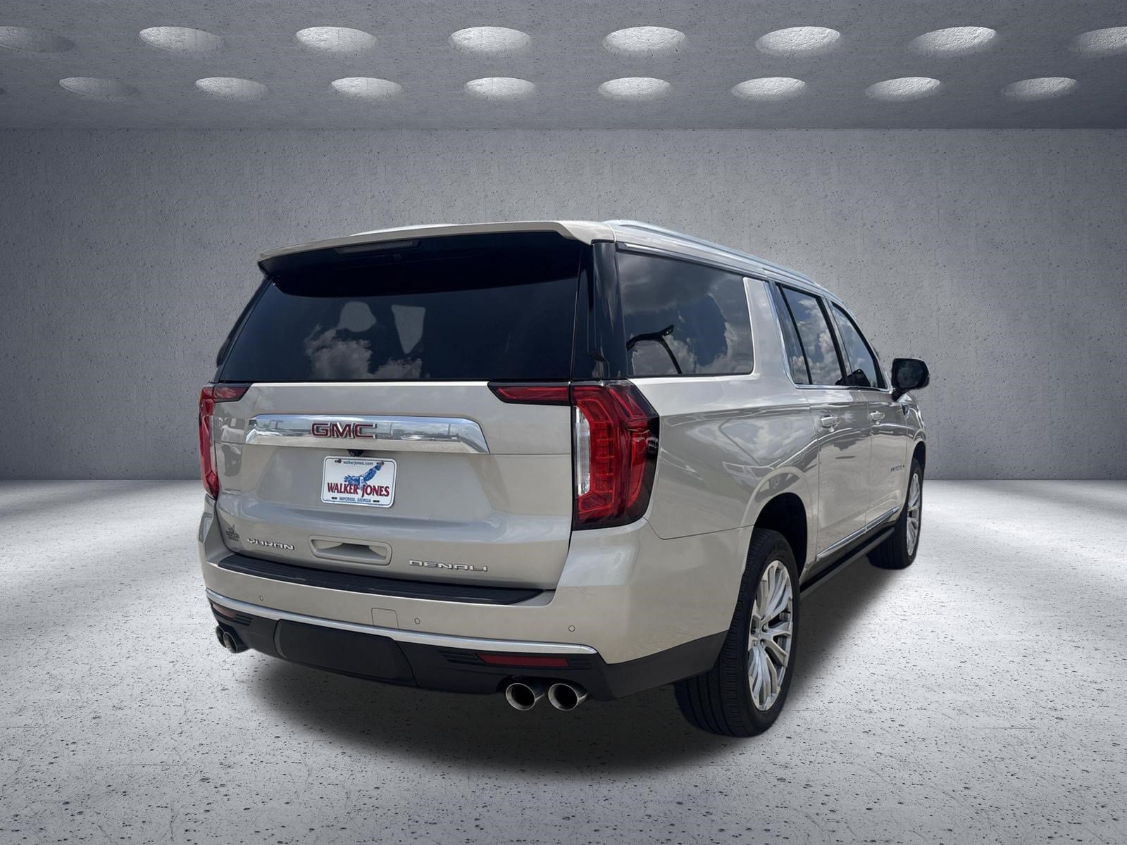 Used 2022 GMC Yukon XL Denali RWD image 5