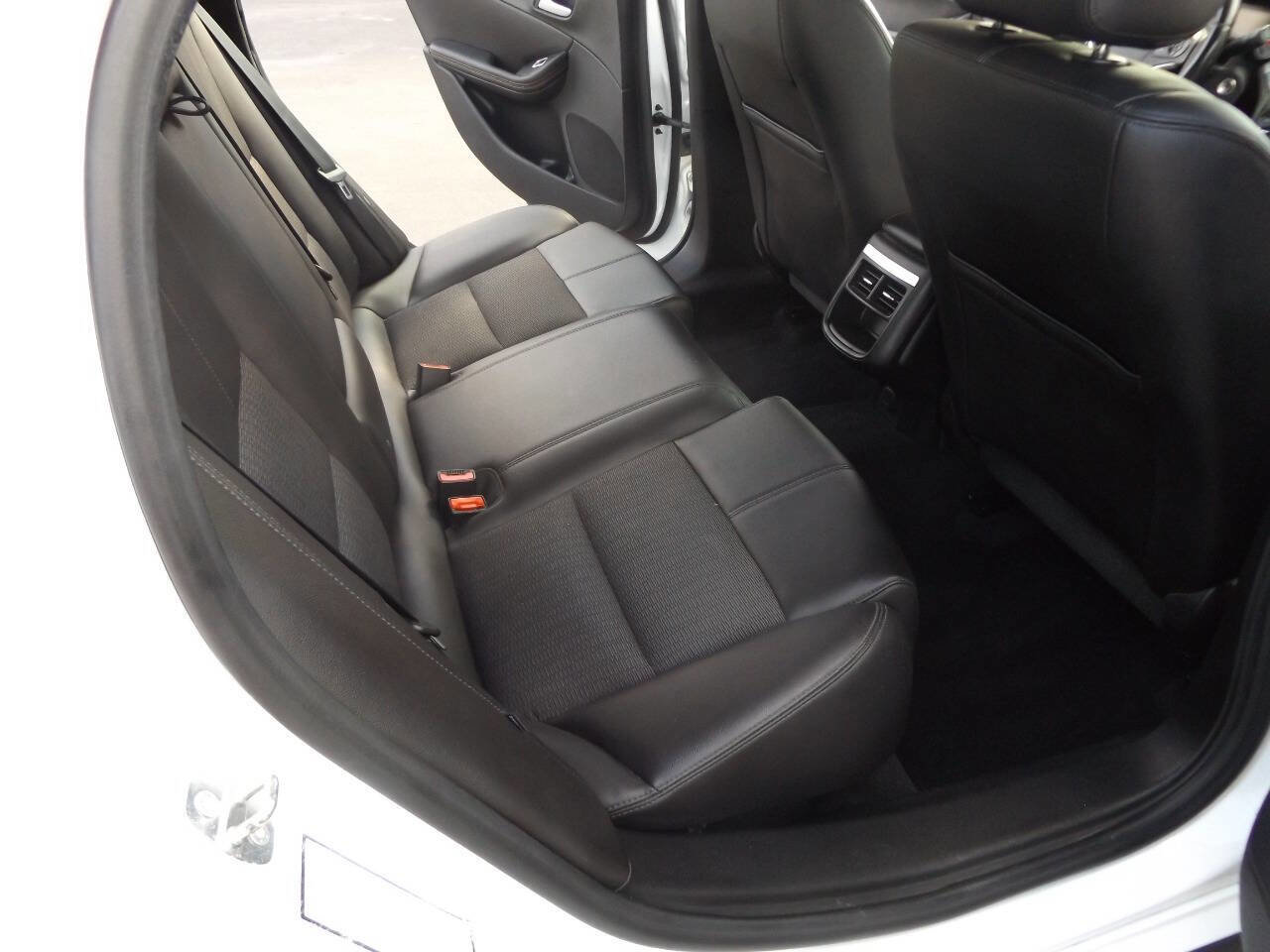 Used 2017 Chevrolet Impala LT image 24
