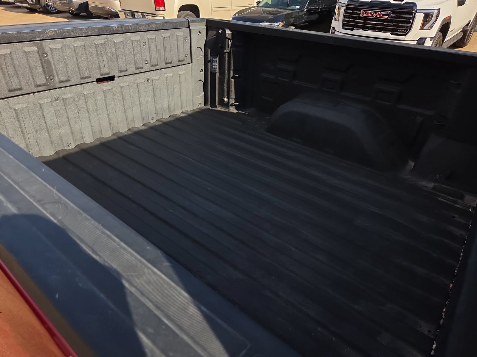 Used 2022 Chevrolet Silverado 1500 LTZ w/ LTZ Premium Package AWD/4WD image 27