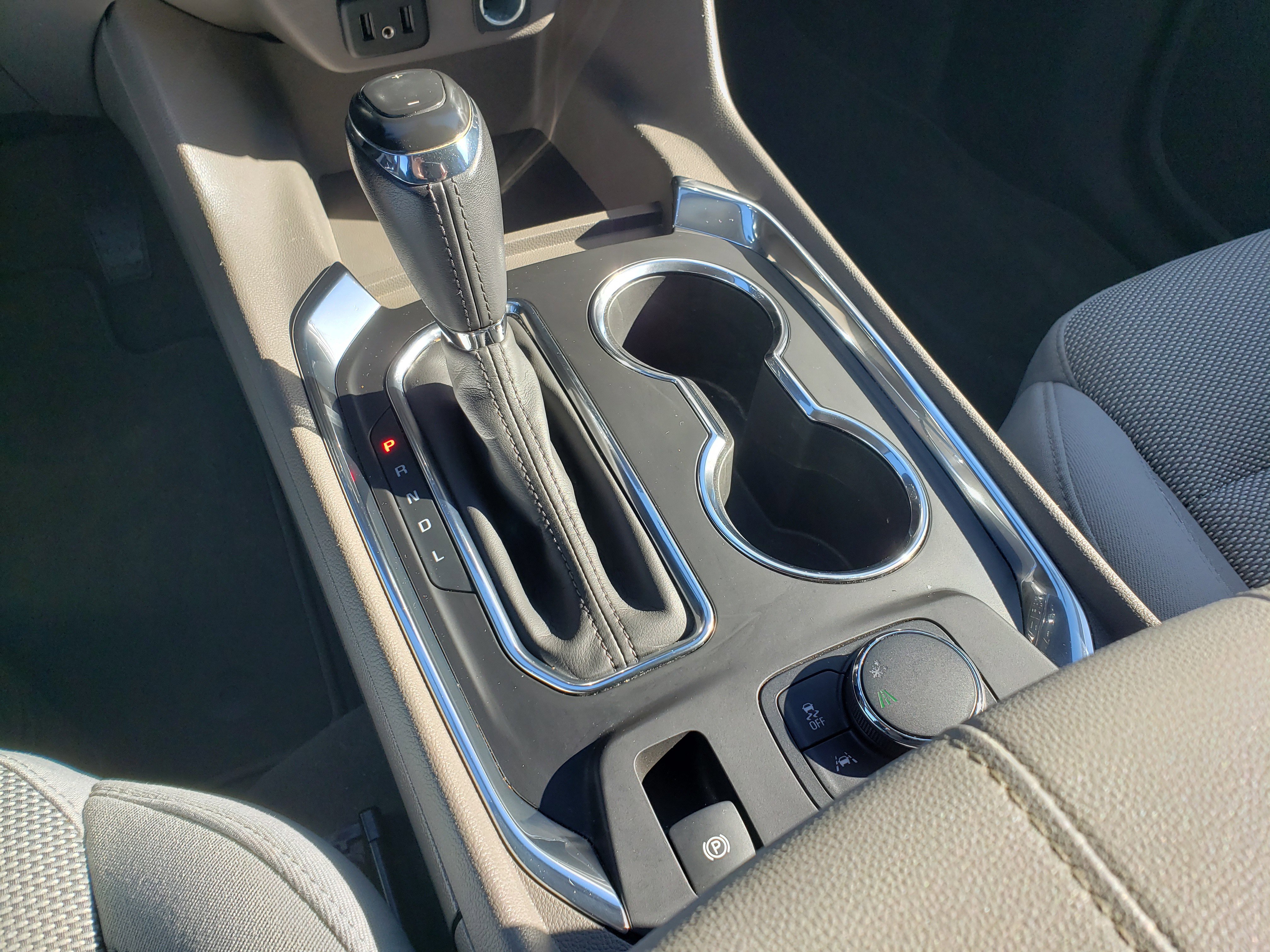 Used 2020 Chevrolet Traverse LT image 24