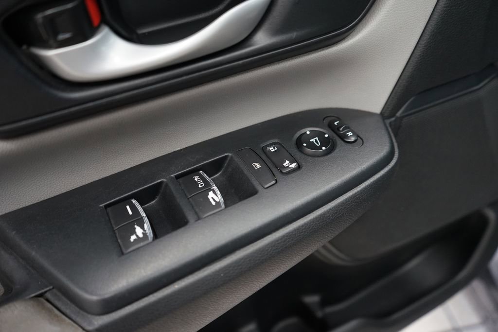 Used 2017 Honda CR-V LX image 19