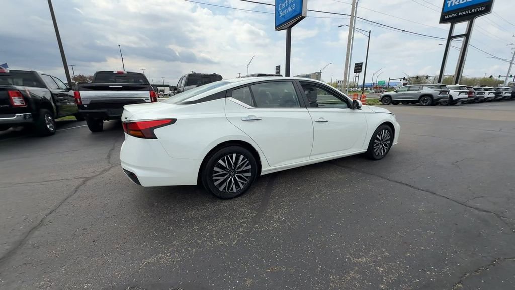 Used 2023 Nissan Altima 2.5 SV image 8